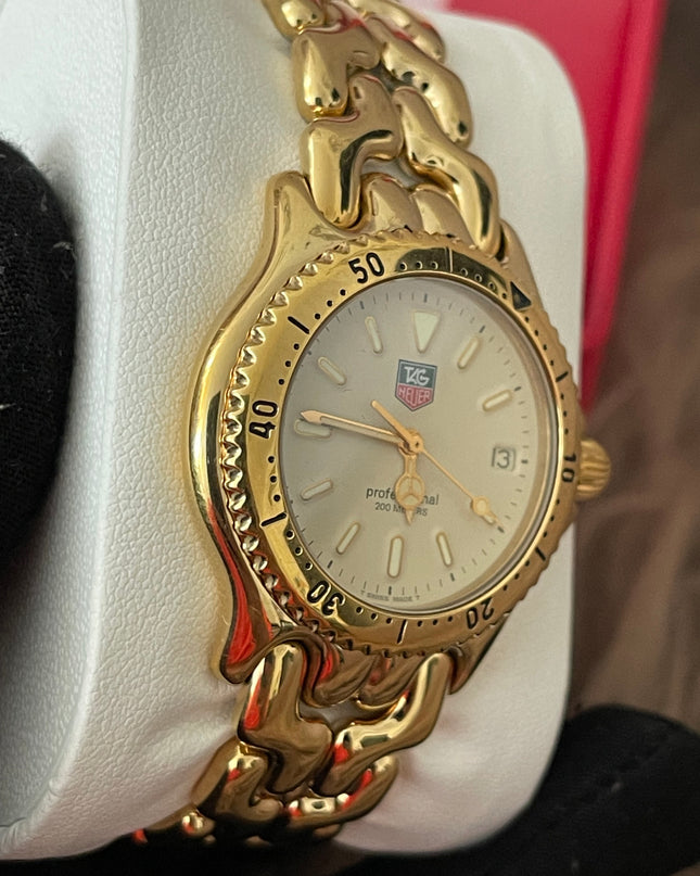 Preloved Authentic TAG Heuer Professional 200M Watch