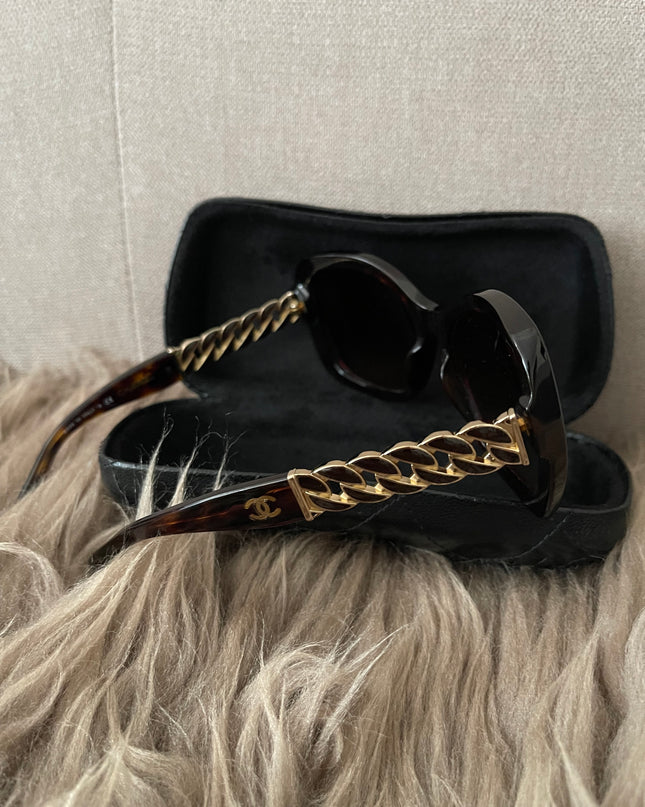 Preloved Authentic Chanel Square Chain Sunglasses