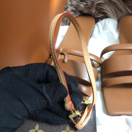 Preloved Louis Vuitton Monogram Neverfull Pouch