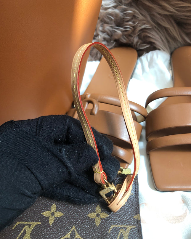 Preloved Louis Vuitton Monogram Neverfull Pouch