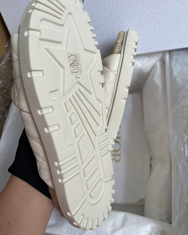 UNUSED Christian Dior White Cannage D Twist Slide Sandal 37