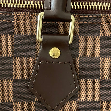 Preloved Authentic Louis Vuitton Speedy 30 handbag in the classic Damier Ebene