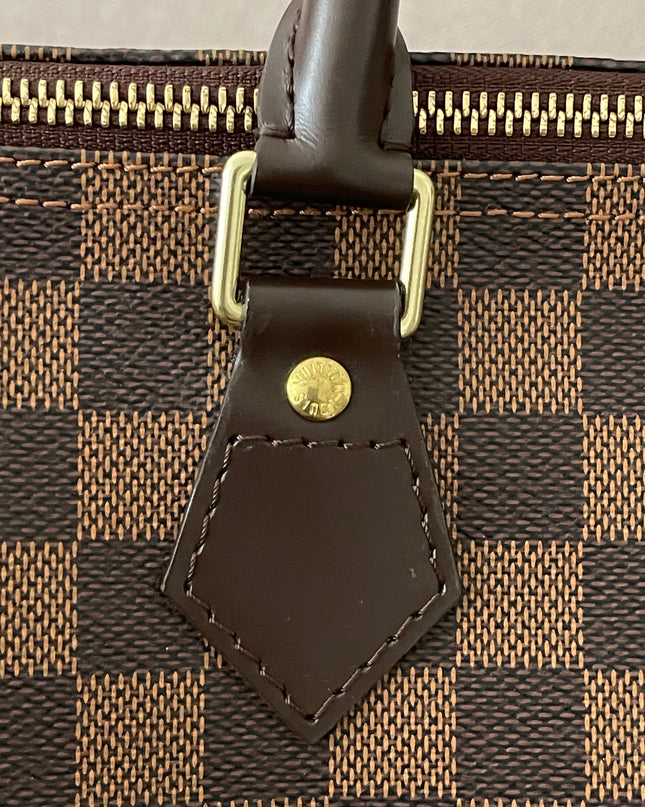 Preloved Authentic Louis Vuitton Speedy 30 handbag in the classic Damier Ebene
