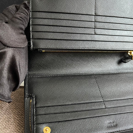Preloved Authentic Prada Organizer Wallet — Saffiano Leather