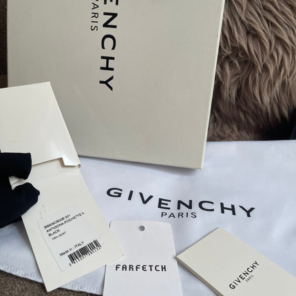 Preloved Authentic Givenchy Antigona Pochette Black Goat Leather