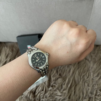 Preloved Authentic TAG Heuer Professional 200M stainless steel watch