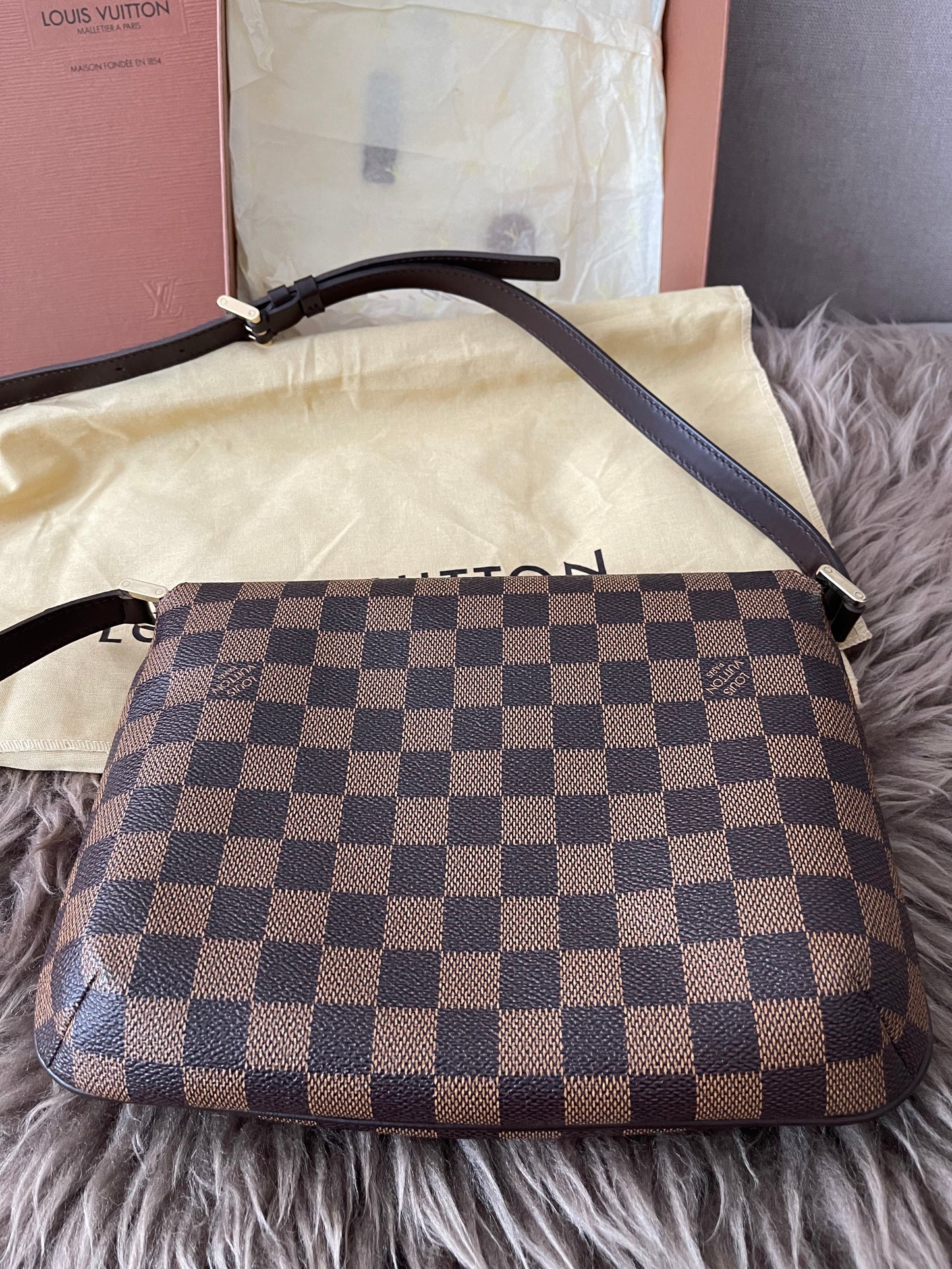 Preloved Authentic Louis Vuitton Damier Ebene Tango
