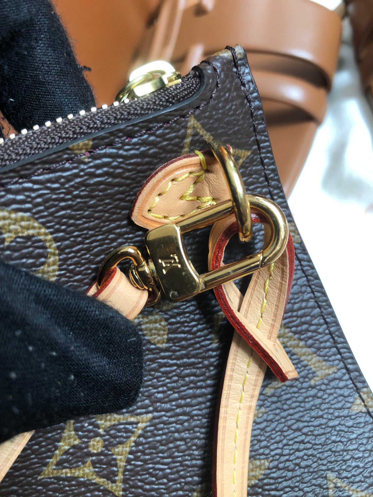 Preloved Louis Vuitton Monogram Neverfull Pouch