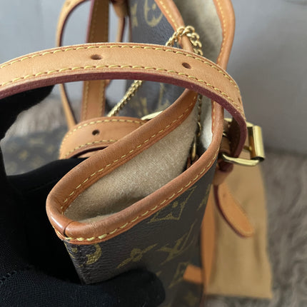 Preloved Authentic Rank B- Louis Vuitton Pre-Owned 2004 GM monogram bucket bag