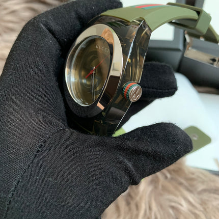 Gucci Sync Green Dial and Grey Rubber Strap Unisex Watch 137.1