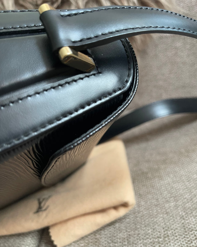 Preloved Authentic Louis Vuitton Epi Buci Crossbody Bag