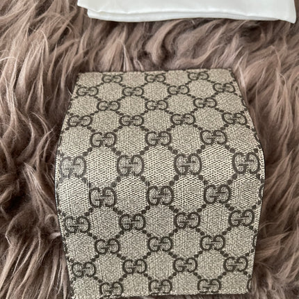 Preloved Authentic GG Supreme Gucci bifold wallet