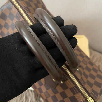 Preloved Authentic Louis Vuitton Speedy 30 handbag in the classic Damier Ebene