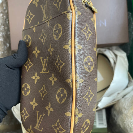 Preloved Louis Vuitton Pre-Owned
2004 Pochette Gange belt bag