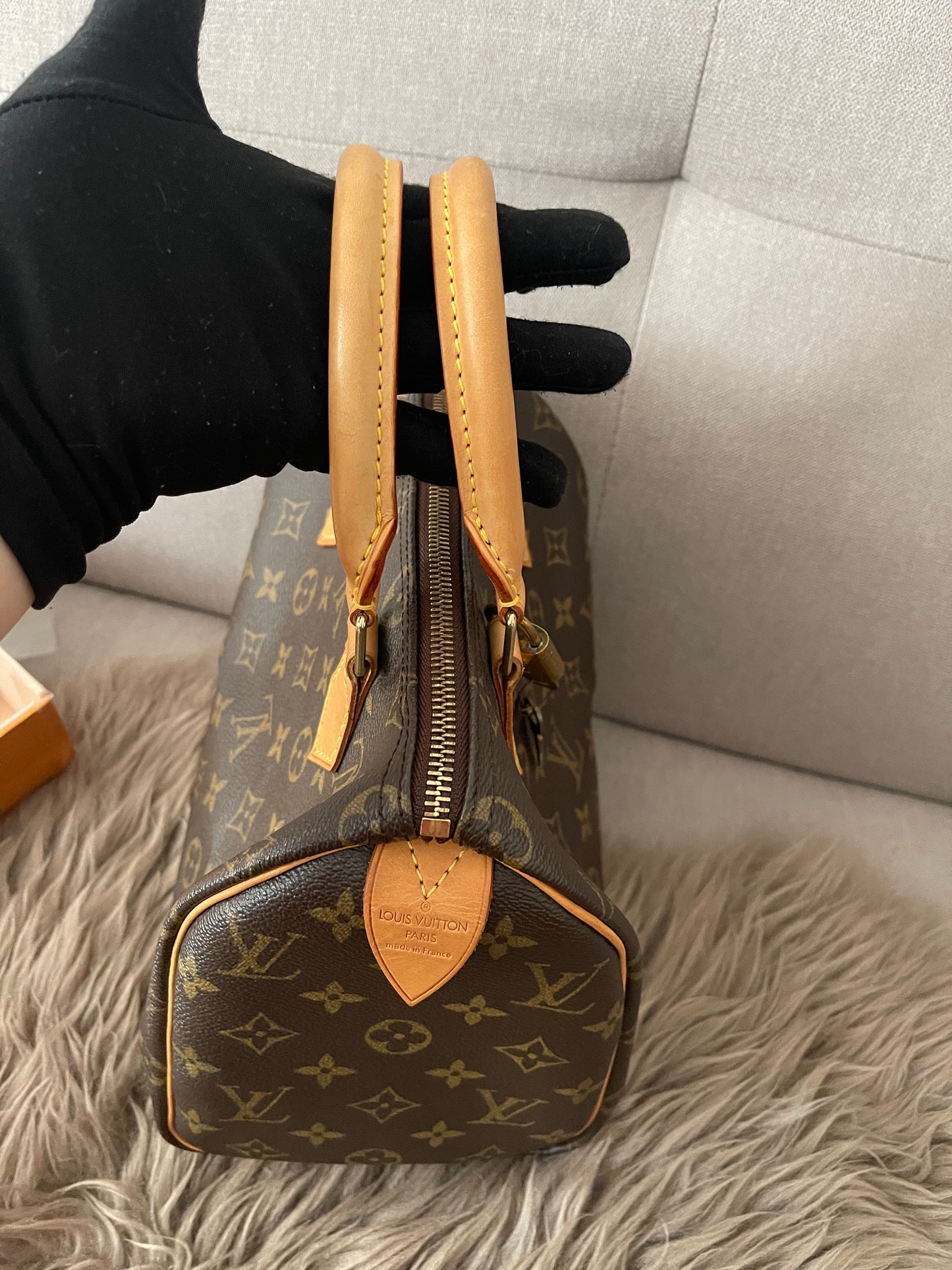 Preloved Authentic Louis Vuitton Speedy 25