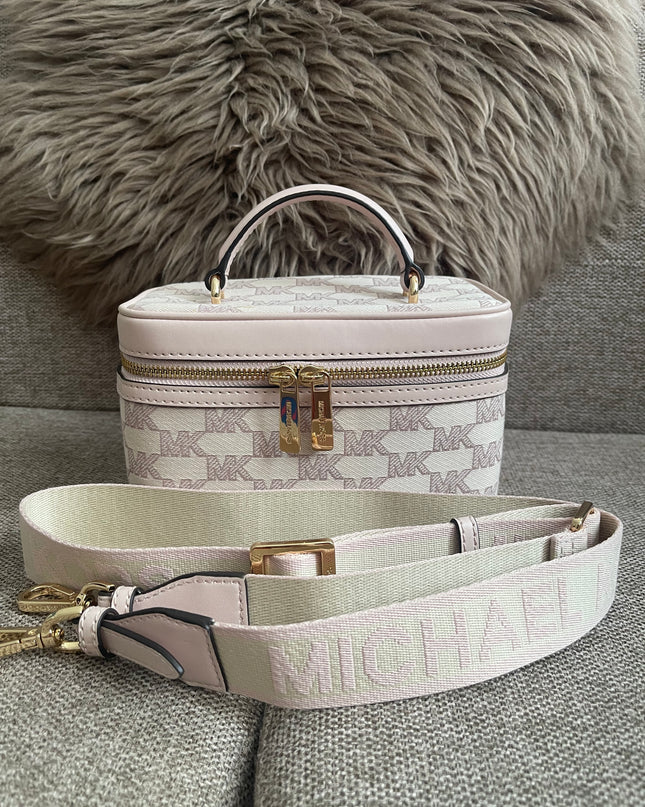 Preloved Authentic Michael Kors Jet Set MD Zip Tote Crossbody in Blush Pink MK Signature