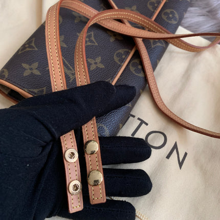 Louis Vuitton
2001 Pochette Twin GM crossbody bag