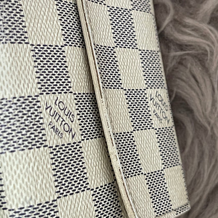 Preloved Authentic Rank B- Louis Vuitton Sarah wallet in the Damier Azur