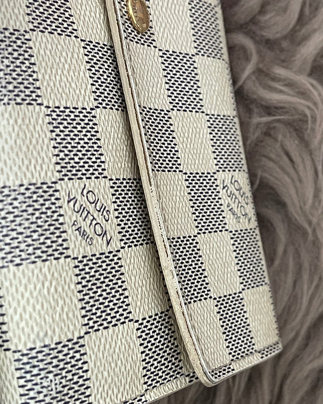 Preloved Authentic Rank B- Louis Vuitton Sarah wallet in the Damier Azur
