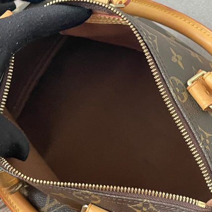 Preloved Authentic Louis Vuitton Speedy 25