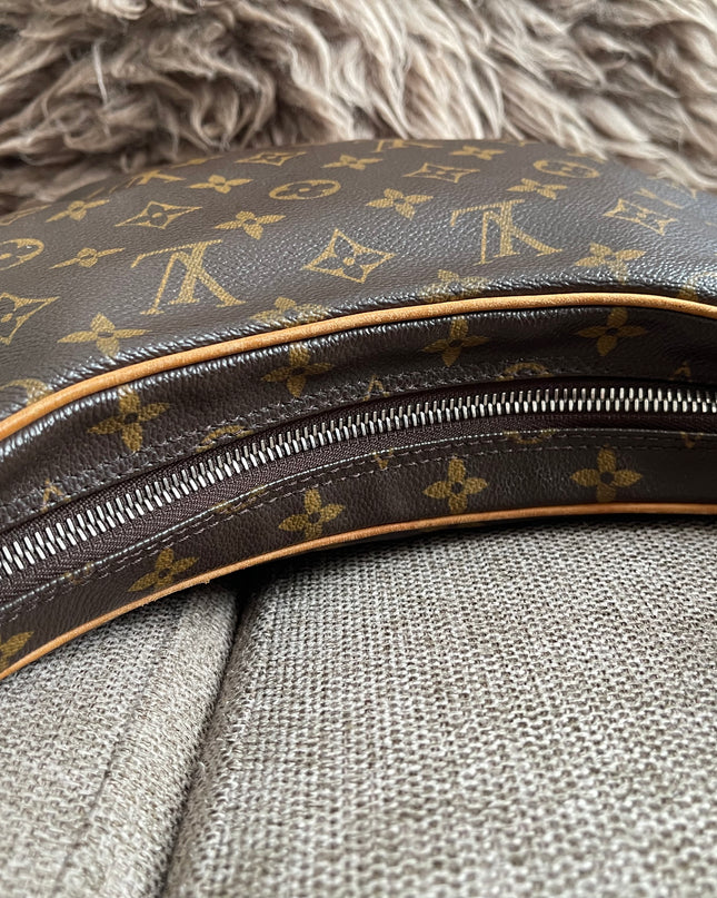 Preloved Authentic Louis Vuitton Croissant MM