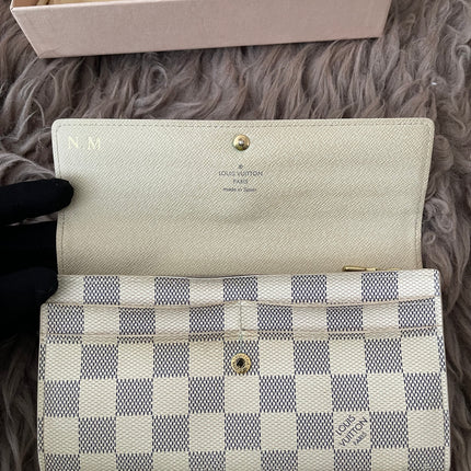 Preloved Authentic Rank B- Louis Vuitton Sarah wallet in the Damier Azur