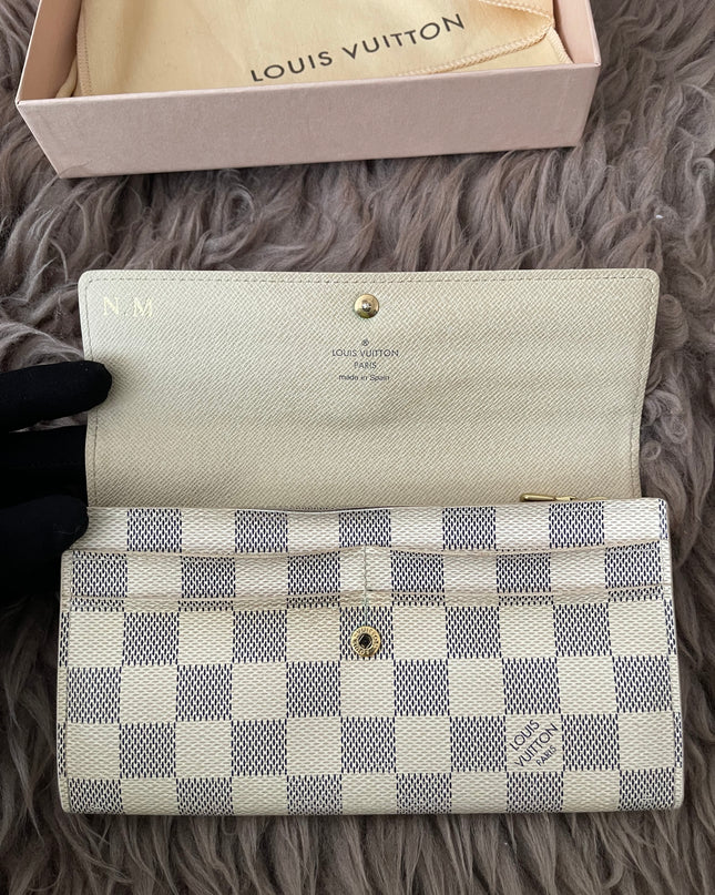 Preloved Authentic Rank B- Louis Vuitton Sarah wallet in the Damier Azur