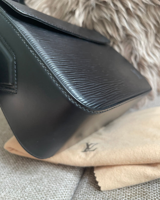Preloved Authentic Louis Vuitton Epi Buci Crossbody Bag