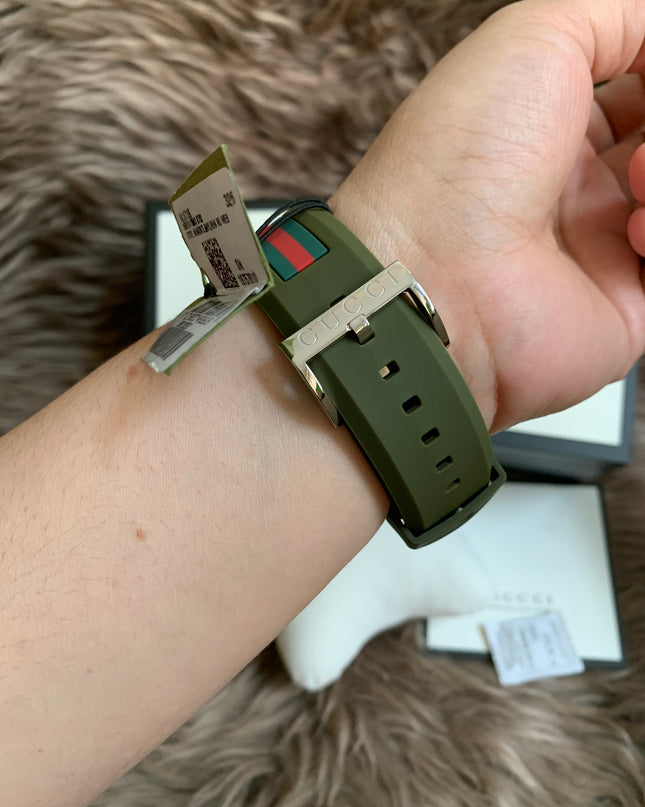 Gucci Sync Green Dial and Grey Rubber Strap Unisex Watch 137.1