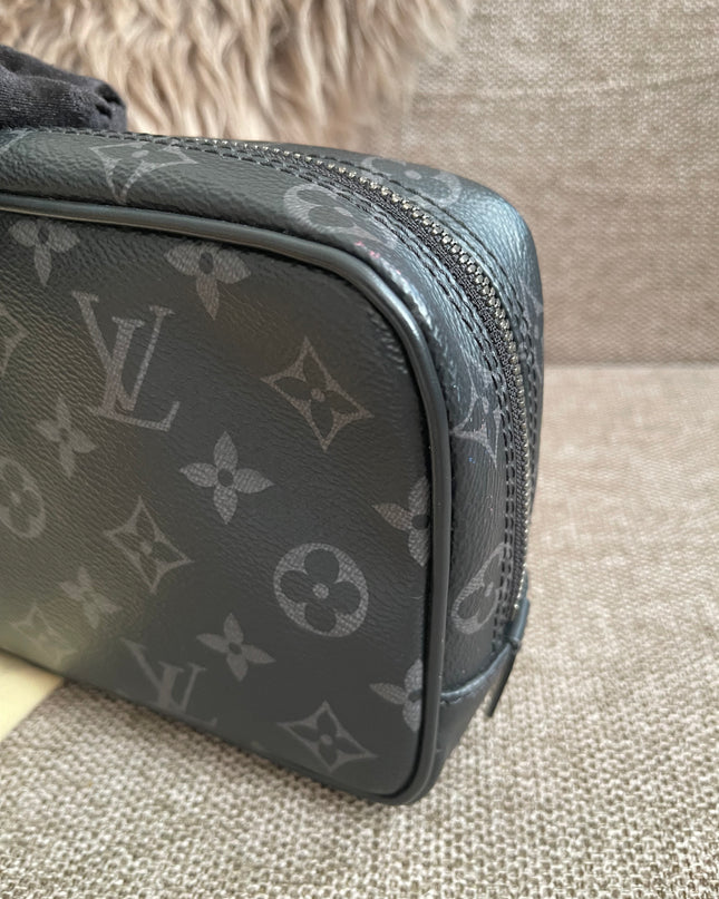 Preloved Authentic Louis Vuitton Monogram Eclipse Toiletry Pouch 25