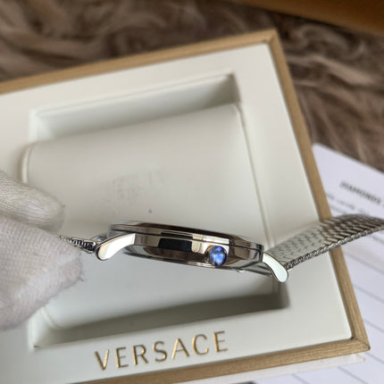 VERSACE V-ESSENTIAL VEK4005/21
Women's watch