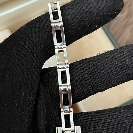 Preloved Authentic RANK AB Gucci Silver Stainless Steel 3900L watch 12 mm