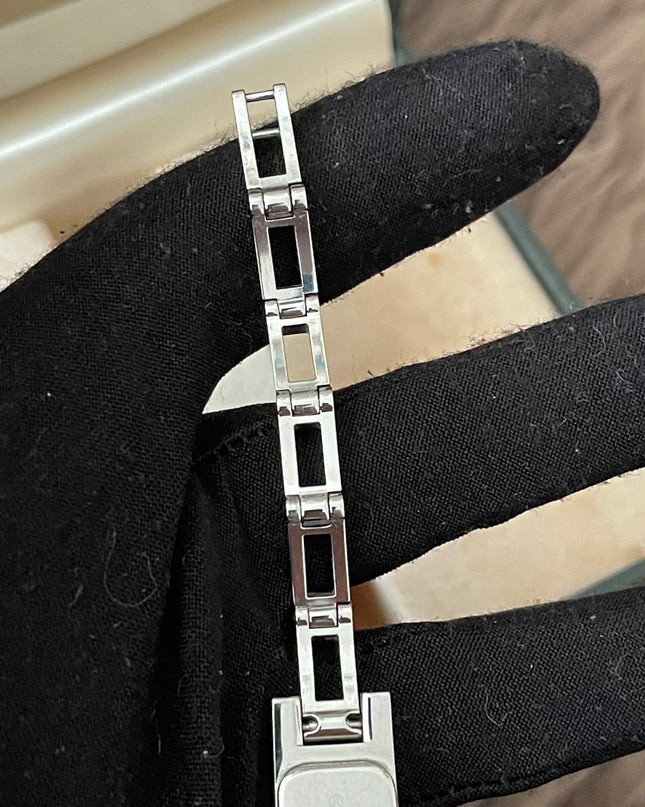 Preloved Authentic RANK AB Gucci Silver Stainless Steel 3900L watch 12 mm