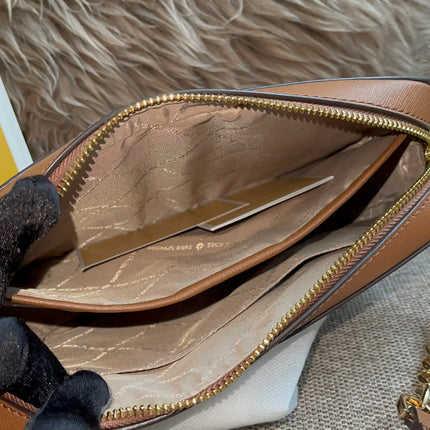 Preloved Authentic Michael Kors Jet Set Large Crossbody – Luggage Saffiano Leather, Gold Chain (Brand New)