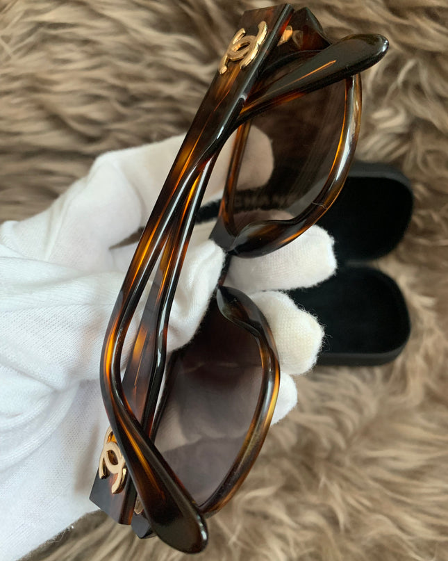Chanel 2000s CC tortoiseshell sunglasses