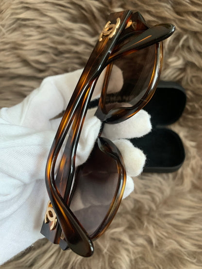 Chanel 2000s CC tortoiseshell sunglasses