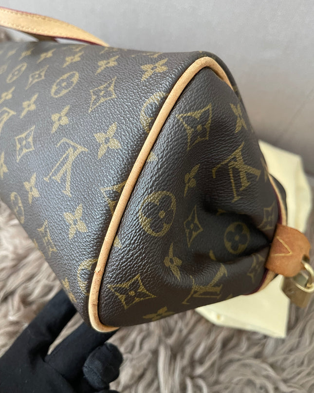 Preloved Authentic Louis Vuitton Montorgueil PM bag in monogram canvas