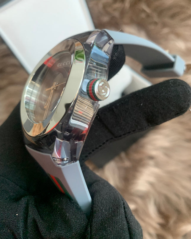 Gucci
Sync Grey Dial and Grey Rubber Strap Unisex Watch 137.1