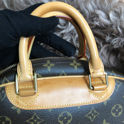 Preloved LOUIS VUITTON Monogram Trouville