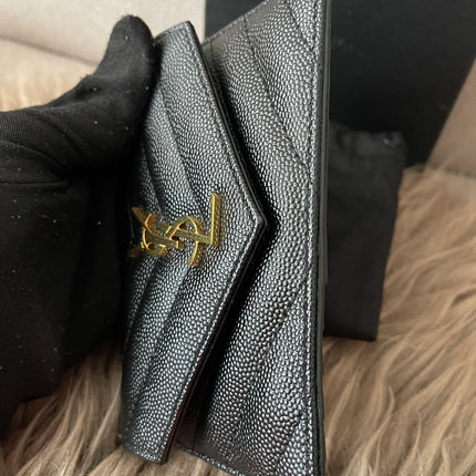 Preloved Authentic SAINT LAURENT Fragments zipped card case with flap