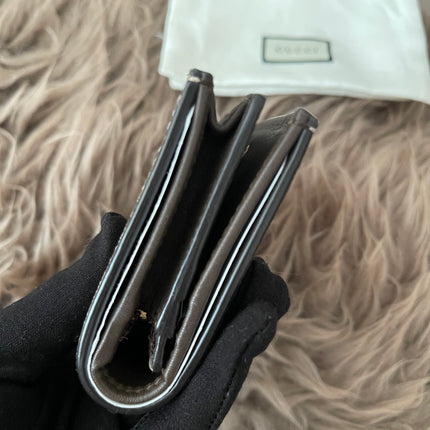 Preloved Authentic GG Supreme Gucci bifold wallet
