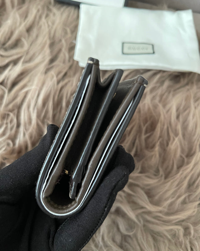 Preloved Authentic GG Supreme Gucci bifold wallet