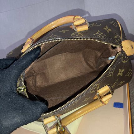 Preloved Authentic Louis Vuitton Speedy 25