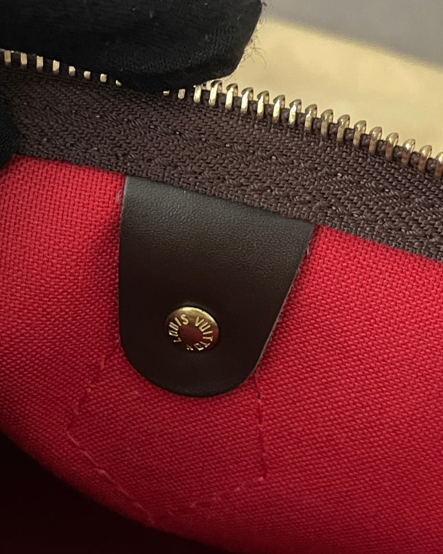 Preloved Authentic Louis Vuitton Speedy 30 handbag in the classic Damier Ebene