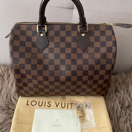 Preloved Authentic Louis Vuitton Speedy 30 handbag in the classic Damier Ebene