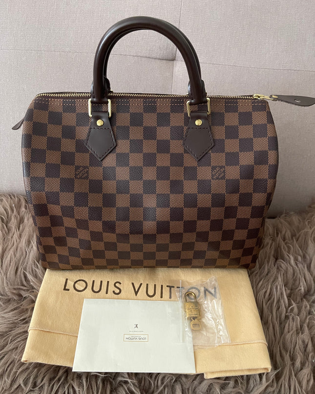 Preloved Authentic Louis Vuitton Speedy 30 handbag in the classic Damier Ebene