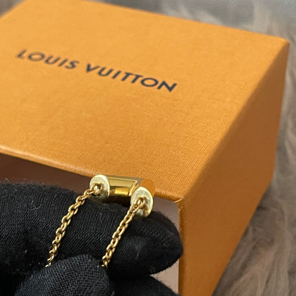 Preloved Authentic Essential V Necklace