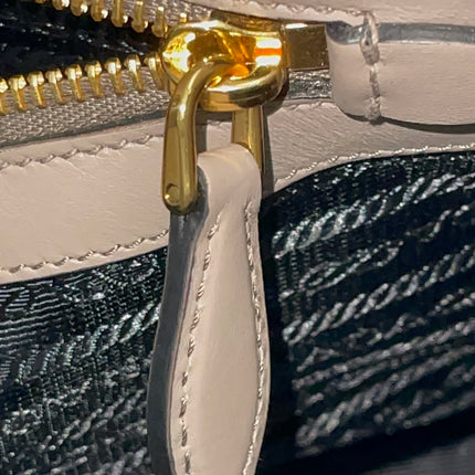 Preloved Authentic Prada Saffiano Lux Tote