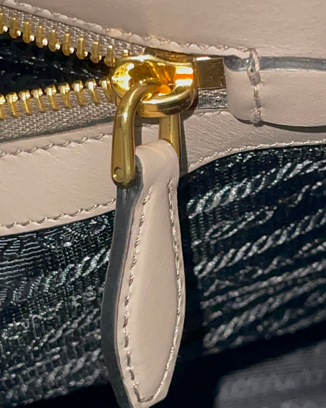 Preloved Authentic Prada Saffiano Lux Tote