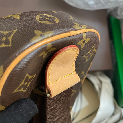 Preloved Louis Vuitton Pre-Owned
2004 Pochette Gange belt bag